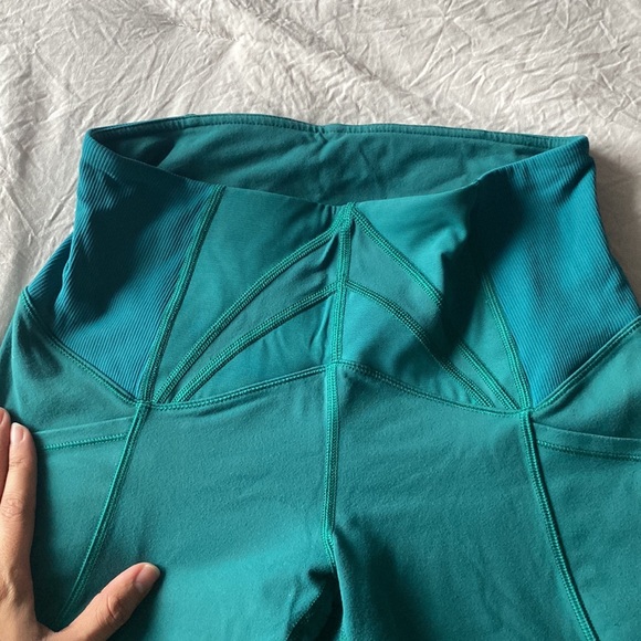 Lululemon Exquisite Crop - Picture 4 of 4